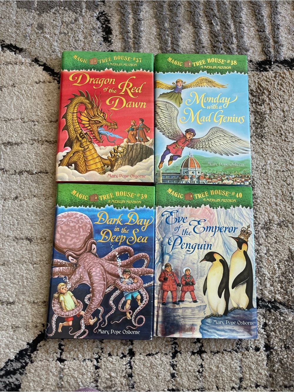 Magic Tree House Kids Books bundle of 4